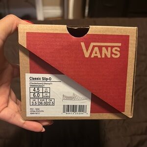 Vans Sneakers in Red and Brown with Classic Style and Comfort